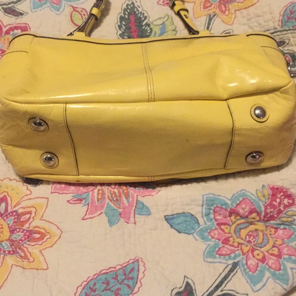 SOLD Coach Light Yellow Purse - Picture 5 of 8